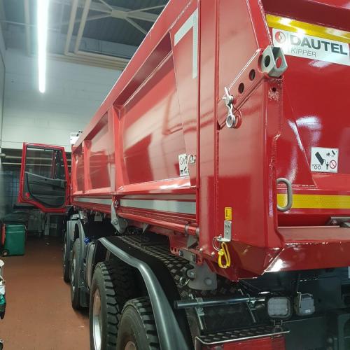 0183A9A3-2F27-4BE1-AD0F-D944BE05D848